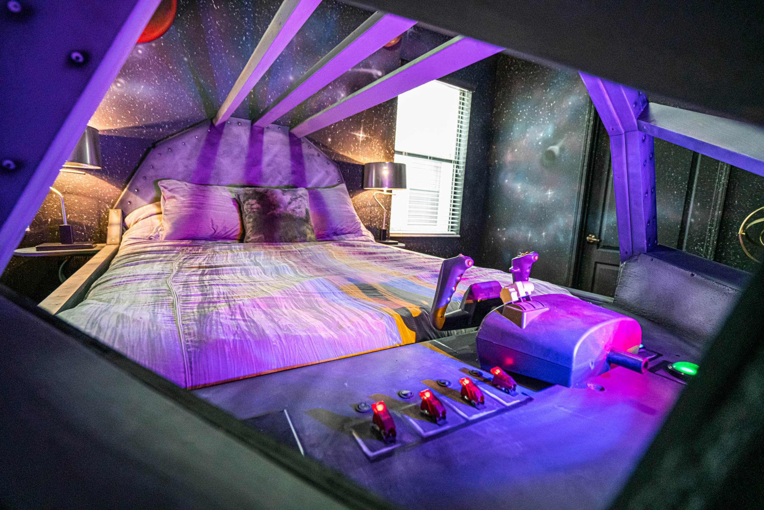 This Star Wars themed house has space ship beds that will take you to a